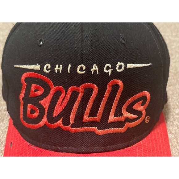 Vintage 90s Starter Chicago Bulls Script NBA Snapback Hat Cap 100% Wool OSFA - Picture 2 of 10